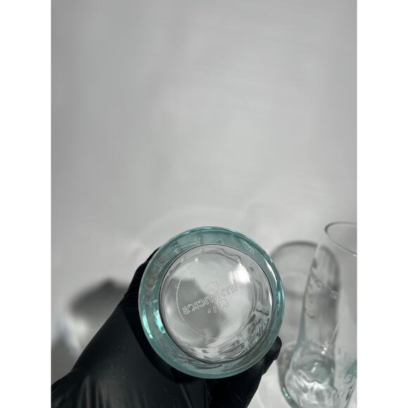 Set Of 2 Smithwicks Superior Irish Ale Pint Beer Glasses Clear 20oz 3D Embossed - Picture 6 of 11